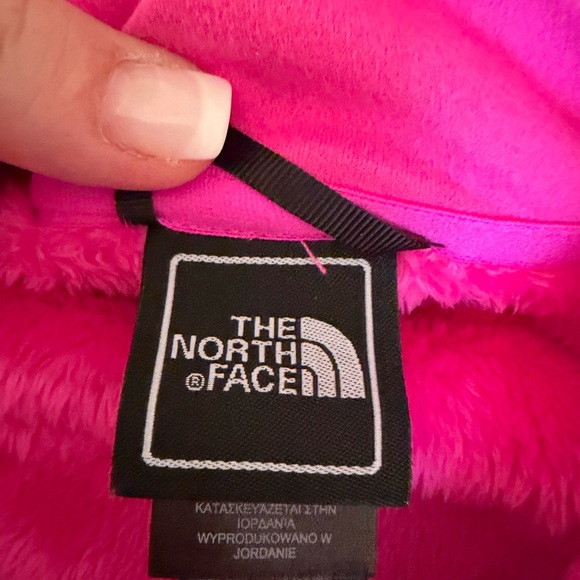 The North Face Teddy Jacket in Hot Pink - Picture 3 of 8